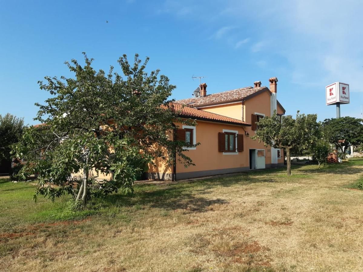 Apartman Lena Umag Buitenkant foto